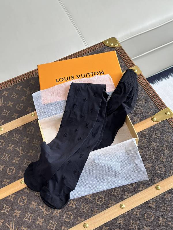 Louis Vuitton Socks LVO00012